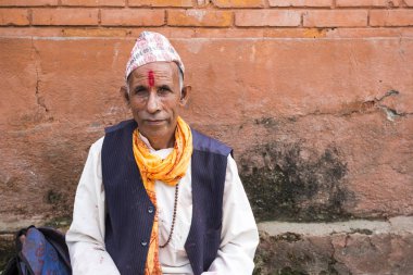 Nepal Katmandu Vadisi 'ndeki Maymun Tapınağı olarak da bilinen Swayambhunath Stupa' daki Nepalli bir Budist keşişin portresi. Fotoğraf: 31 Temmuz 2018.