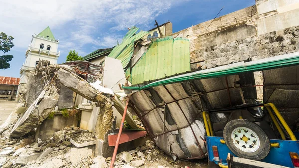 Heavily Damaged Church Jeep Crushed Debris Aftermath Earthquake Bohol Philippines — Stock Photo, Image