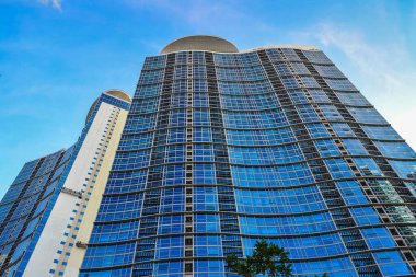 Fort Bonifacio, Taguig, Metro Manila 'da lüks bir daireye bakıyorum..