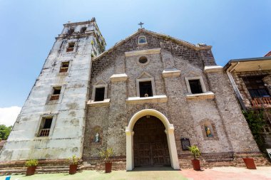 Marogondon, Cavite - Temmuz 2016: Maragondon Kilisesi olarak bilinen Assumption Parish Kilisesi, Maragondon, Cavite, Filipinler 'deki tek miras yapısıdır..
