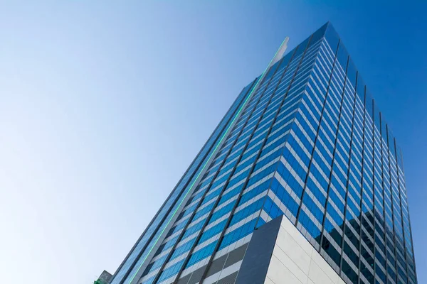 Metro Manila, Filipinler- Bonifacio Global City 'de modern bir banka merkezi.