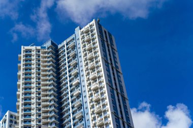 Bonifacio Global City, Taguig, Metro Manila - Ağustos 2020: Trion Kuleleri, Bonifacio Kalesi 'nde lüks bir konut