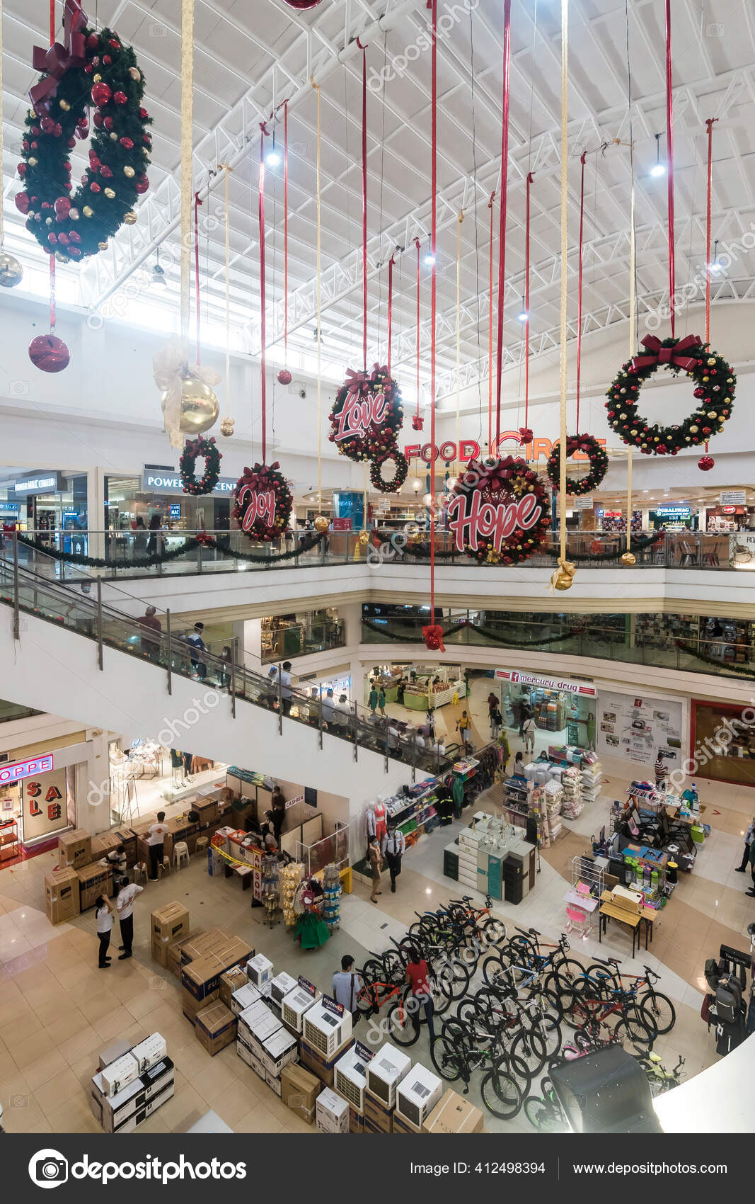 Makati Metro Manila Philippines Sept 2020 Cash Carry Mall Atrium