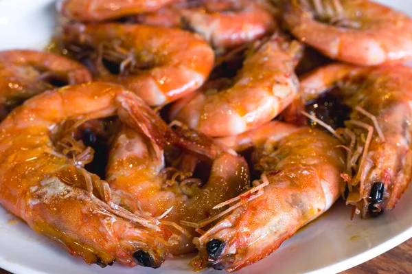 Detailed Closeup Garlic Shrimps Bathed Chili Sauce Variation Gambas Ajillo — Stock Photo, Image