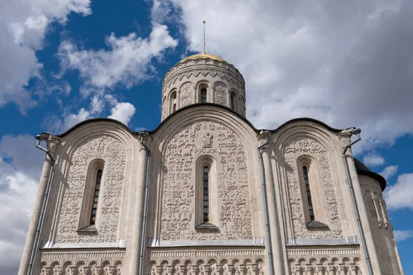 Kabartma oymalar Katedrali Aziz Demetrius Vladimir City, Rusya dış duvarlarının üst yarısı kapak