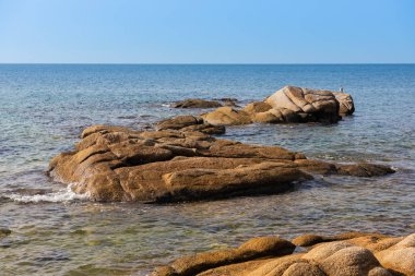 Korsika Adası Akdeniz'de, Fransa taşlı kıyısında