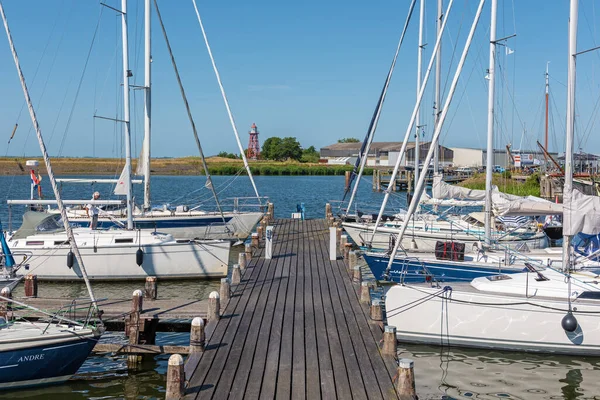 Stavoren Freesland Netherlands June 2020 Sailboats Moored Wooden Pier City — стоковое фото