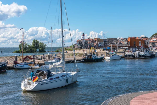 Urk Flevoland Netherlands July 2020 Yacht Enters Port Town Summer — Stock Photo, Image