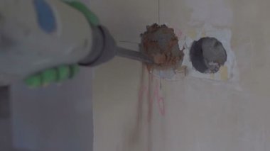 Elektrikçi perforator bir duvar matkaplar
