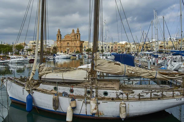 Prachtig uitzicht over het beroemde dorp Valletta, in Malta — Stockfoto