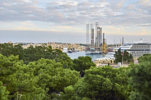 Prachtig uitzicht over het beroemde dorp Valletta, in Malta — Stockfoto