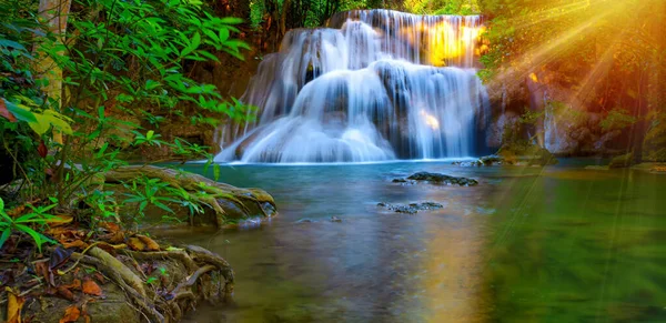 Schöner Wasserfall Tiefen Wald Von Thailand Atemberaubender Blick Auf Den — Stockfoto