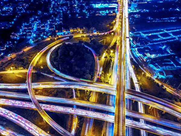 Αεροφωτογραφία Της Κυκλοφορίας Circle Road Κυκλικό Κόμβο Και Αυτοκινητόδρομο Νύχτα — Φωτογραφία Αρχείου