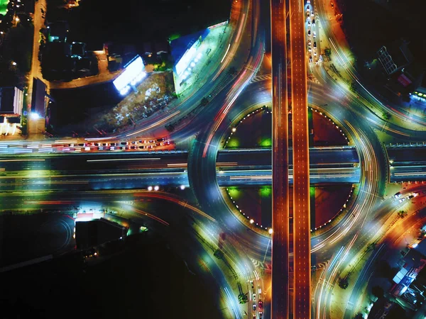 Αεροφωτογραφία Της Κυκλοφορίας Circle Road Κυκλικό Κόμβο Και Αυτοκινητόδρομο Νύχτα — Φωτογραφία Αρχείου