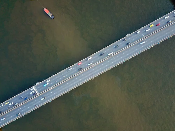 Luftaufnahme Des Verkehrs Auf Der Brücke Über Den Chao Phraya — Stockfoto