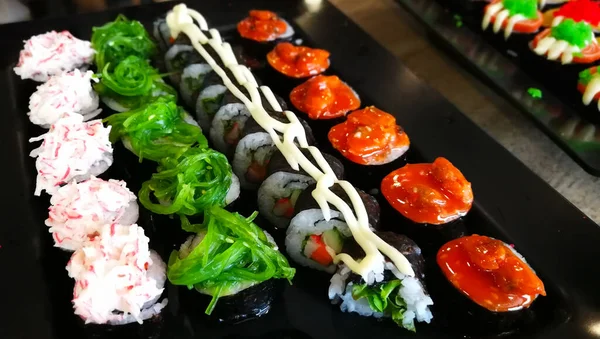 Moderne Japonais Sushi Roll Mélange Plats Sushi Placé Sur Plat — Photo