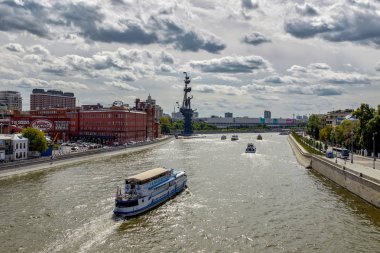 Moskova, Rusya - 13 Ağustos 2018: Moskva nehir dolgu, kentin altyapı.