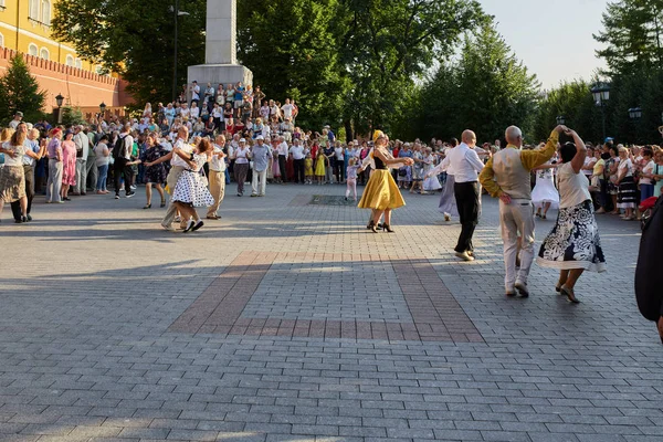 Rússia Moscow Kremlin Agosto 2018 Moscou Descanso Sábado Velhos Dançarinos — Fotografia de Stock