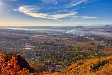 Kuzey Kafkasya. Mount Scabby görüntüleyin. Kafkas Dağları