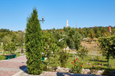 Essentuki. Peter ve Paul tapınağı kompleksi. İsa 'nın heykeli