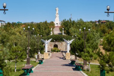 Essentuki. Peter ve Paul tapınağı kompleksi. İsa 'nın heykeli