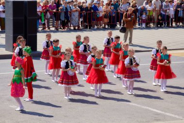 Pyatigorsk 'ta. Tatil günü. Şehir günü. Çiçek karnavalı