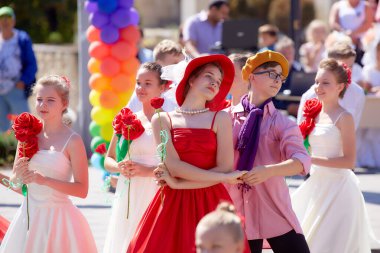 Pyatigorsk 'ta. Tatil günü. Şehir günü. Çiçek karnavalı