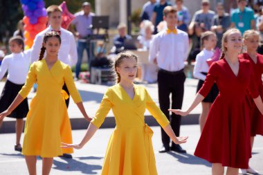 Pyatigorsk 'ta. Tatil günü. Şehir günü. Çiçek karnavalı