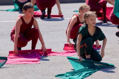 Pyatigorsk 'ta. Tatil günü. Şehir günü. Çiçek karnavalı
