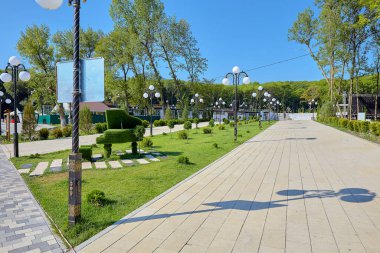 Zheleznovodsk. Şehir parkı. Çekicilik. Ağustos 2020