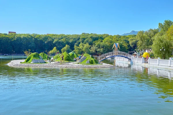 Zheleznovodsk Stadspark Parkmeer Landschapsontwerp — Stockfoto