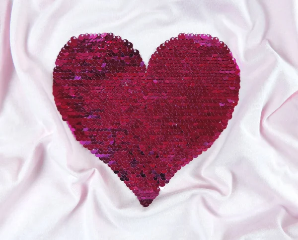 Красные Блестки Форме Сердца Вышитой Розовом Фоне День Святого Валентина — стоковое фото