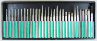   Metal için elmas kesiciler. Elmas matkap ucu hazır.               