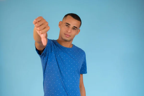 Hombre Fresco Con Pulgar Hacia Abajo —  Fotos de Stock