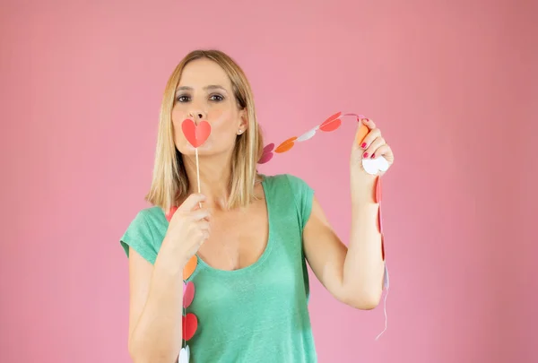 Studio Portrait Pretty Blond Woman Wearing Ribbon Hearts Her Neck — Stock Photo, Image