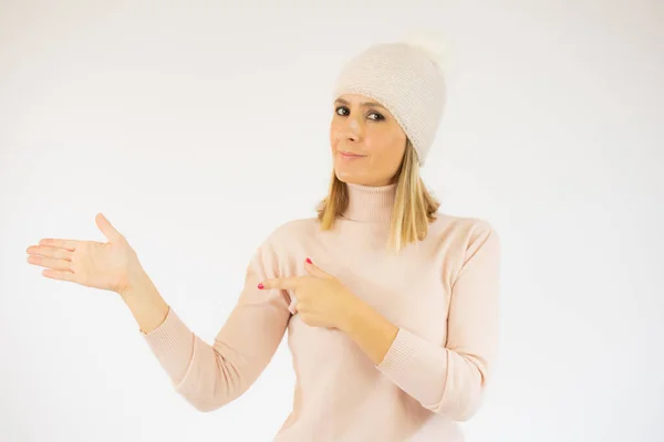 Portrait Happy Smiling Girl Dressed Winter Clothes Presenting Copy Space — Stock Photo, Image