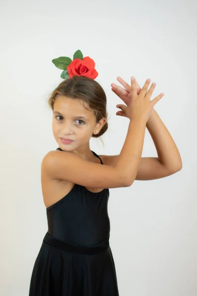 Petite Fille Dansant Flamenco Robe Flamenco Traditionnelle — Photo