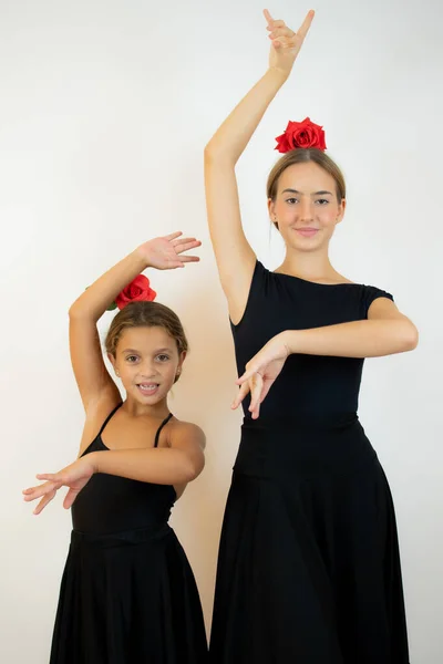 Två Unga Flamenco Dansare Spanien Kvinna Vit Bakgrund — Stockfoto