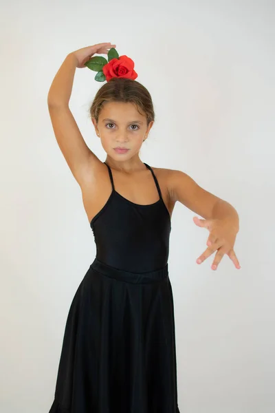 Petite Fille Dansant Flamenco Robe Flamenco Traditionnelle — Photo