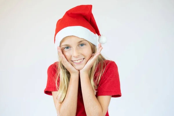 Close Retrato Uma Menina Vestido Vermelho Chapéu Natal Vermelho Santa — Fotografia de Stock