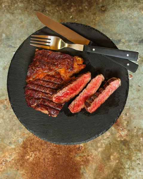 향신료 쇠고기 스테이크 평면도 — 스톡 사진