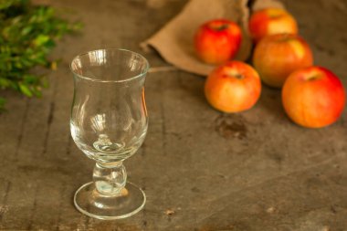 elma suyu taze (iki yüzlü). üstten görünüm. kopya alanı