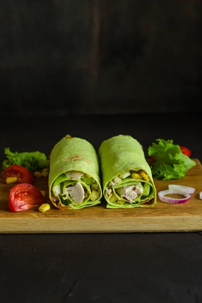 Burrito Envuelve Verde Con Carne Verduras Envolturas Tortilla Vista Superior —  Fotos de Stock