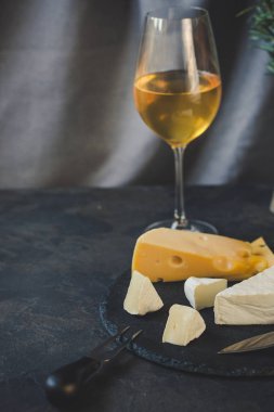 peynir Kurulu (peynir kompozisyon). üstten görünüm. kopya alanı