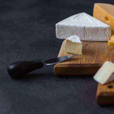 peynir Kurulu (peynir kompozisyon). üstten görünüm. kopya alanı