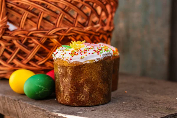 Paskalya Kek Paskalya Yumurtası Mutlu Paskalyalar Geleneksel Dekorasyon Muamele Etmek — Stok fotoğraf