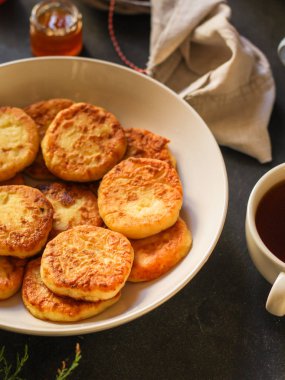 çikolata (cheesecakes) ile peynir kek krep. Gıda arka plan
