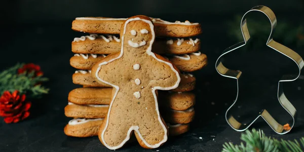 Homem Gengibre Cozimento Feito Mão Biscoitos Sobremesa Feliz Ano Novo — Fotografia de Stock