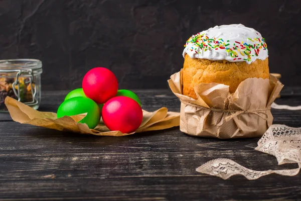 Wielkanocne Ciasto Pisanki Wesołych Świąt Tradycyjnych Dekoracji Traktuje Wielkanoc Żywności — Zdjęcie stockowe