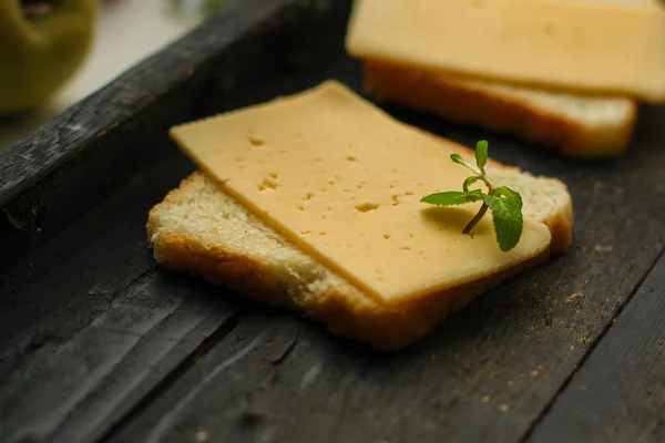 チーズ サンドイッチ ミント おいしいスナック ページのトップへ 食品の背景 — ストック写真